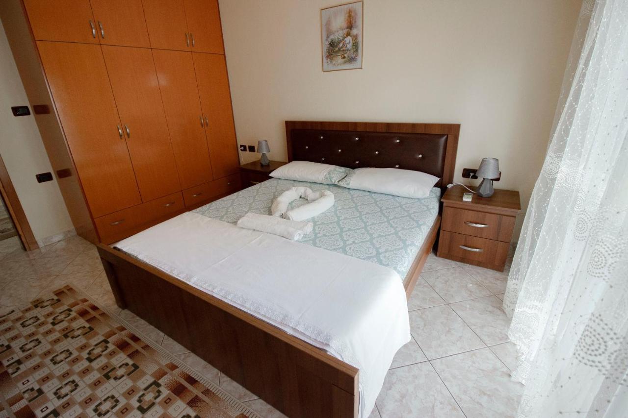 Artur'S Apartment 2 Gjirokastër Eksteriør bilde