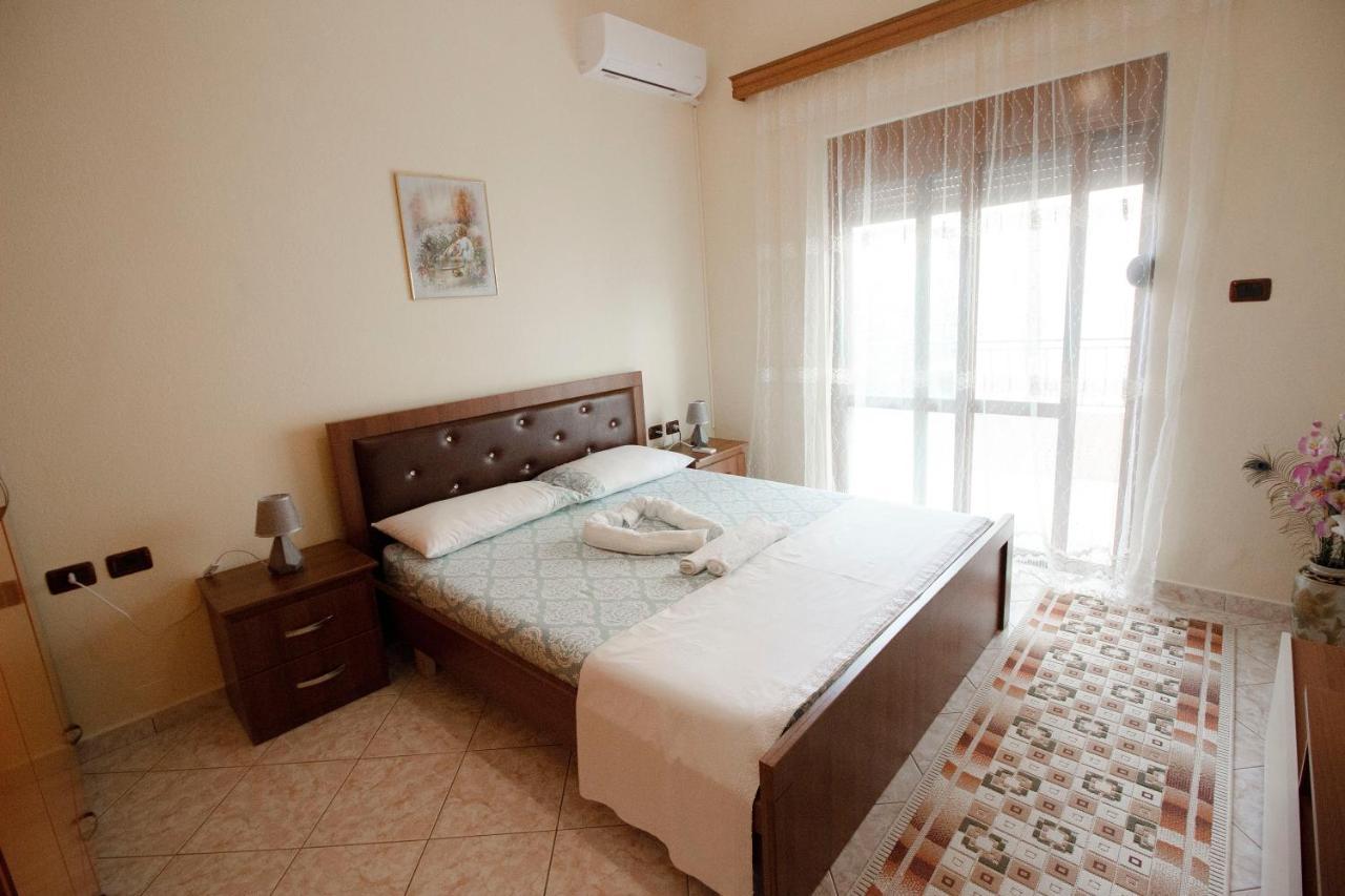 Artur'S Apartment 2 Gjirokastër Eksteriør bilde