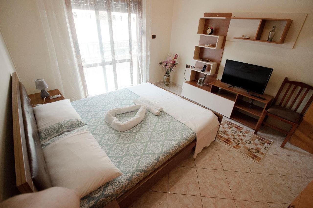 Artur'S Apartment 2 Gjirokastër Eksteriør bilde